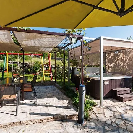 In Jasenice 40479 Holiday home