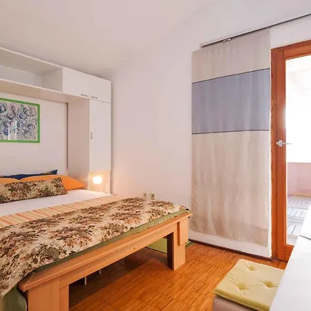 In Jasenice 40479 Holiday home *