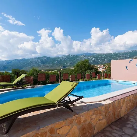 Holiday home In Jasenice 40479